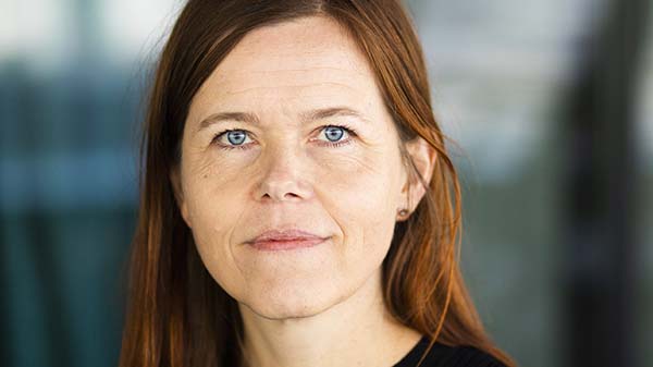 De patienter, som vil få tilbudt 3. stik, vil alle være i et forløb på et sygehus, og det er også den behandlende læge på sygehuset, der indstiller hver enkelt borger inden for kriterierne til det tredje vaccinestik, siger Helene Probst.