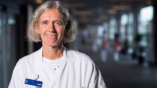 ”Det er en god ide at lade sig vaccinere for influenza, hvis man gerne vil beskytte sig selv – men især er det en god ide, hvis man vil beskytte mennesker omkring sig mod smitte – det kan være ældre eller personer med en immundefekt,” siger Gitte Kronborg.