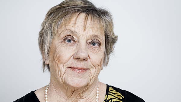 »Vi har brug for alle de hænder, vi kan finde, så de praktiserende læger vil være yderst velkomne til også at hjælpe til inde på hospitalerne. Jeg håber, de kan finde tid og rum til det,« siger Leila Lindén (Soc).