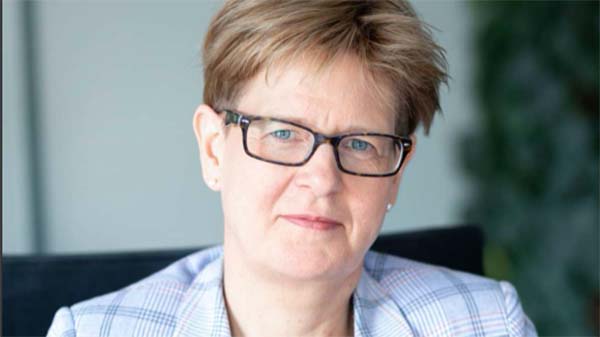"Det er bekymrende, når vi oplever sådan et fald i antallet af henvisninger til meget alvorlige sygdomme, hvor for sen behandling kan få endog meget alvorlige konsekvenser for den enkelte," siger Ulla Astman.